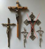 kruisbeeld / kruisbeelden / metaal en hout, Overige typen, Ophalen of Verzenden, Christendom | Katholiek, Zo goed als nieuw
