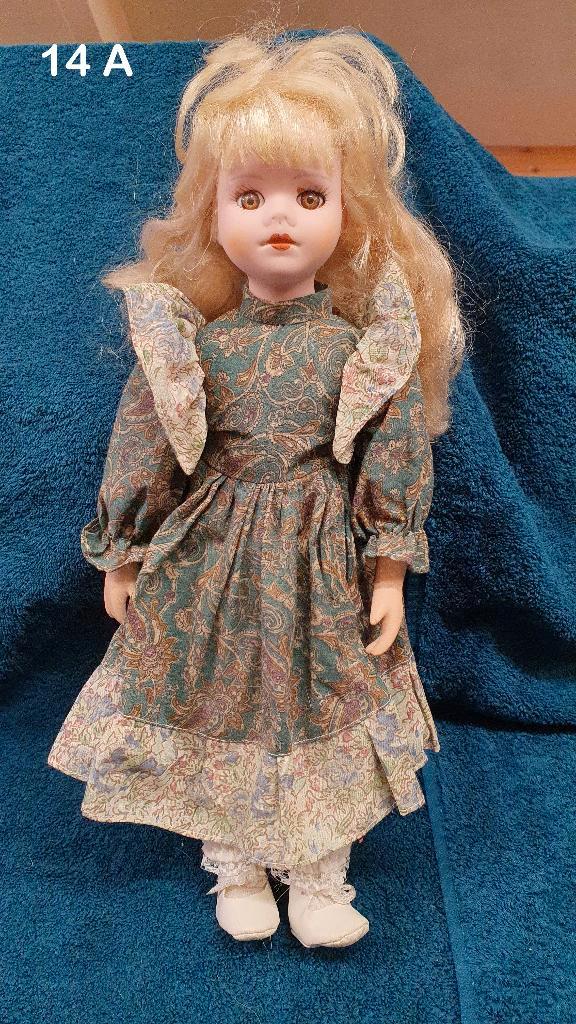 Diverse poppen voor de verzamelaar., Verzamelen, Poppen, Zo goed als nieuw, Pop, Ophalen of Verzenden