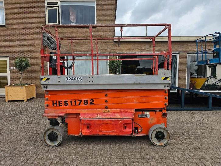 JLG 2146es 12 m schaarlift hoogwerker (bj 2008), Zakelijke goederen, Machines en Bouw | Liften, Steigers en Ladders