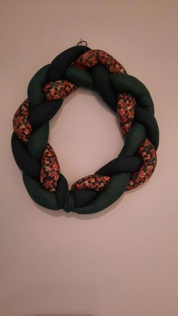 Kerstkrans gemaakt van stof 35 cm beschikbaar voor biedingen