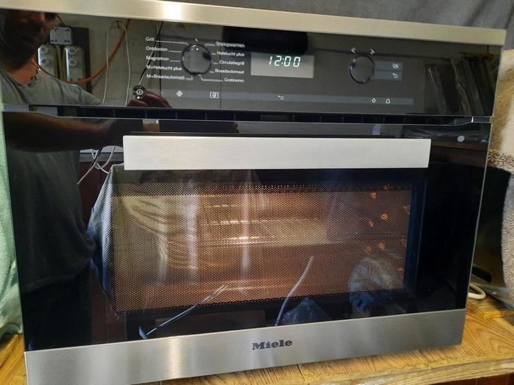 Zeer nette Miele combi heteluchtoven magnetron grill H6200BM, Witgoed en Apparatuur, Ovens, Zo goed als nieuw, Inbouw, Oven met grill
