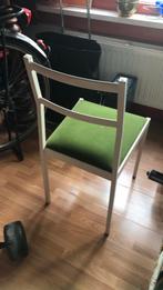 2 metalen stoelen net groen fluwelen zitting, Huis en Inrichting, Stoelen, Twee, Metaal, Wit, Zo goed als nieuw