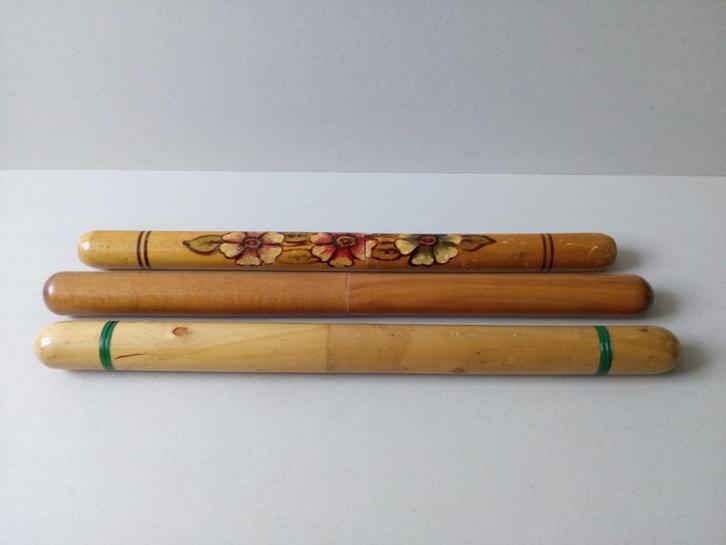 Oude houten naaldenkokers/penselen.Prijs per stuk, Antiek en Kunst, Curiosa en Brocante, Ophalen of Verzenden