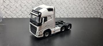 WSI white line Volvo Fh5 XL 6x2 beschikbaar voor biedingen