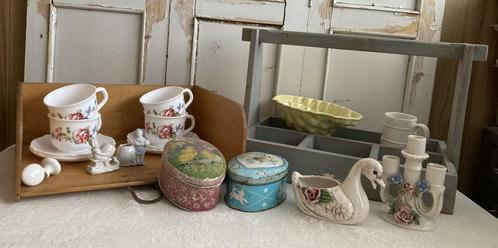 Brocante gereedschapsbak - blikjes - kandelaar - eendje, Antiek en Kunst, Curiosa en Brocante, Ophalen of Verzenden