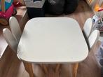 Petit Amélie Konijnentafel met 2 Stoeltjes - Grijs, Kinderen en Baby's, Kinderkamer | Tafels en Stoelen, Ophalen, Gebruikt, Tafel(s) en Stoel(en)