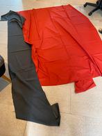 Te kp 2 nieuwe lappen stof rood en antraciet, Nieuw, 30 tot 200 cm, Ophalen of Verzenden, 120 cm of meer