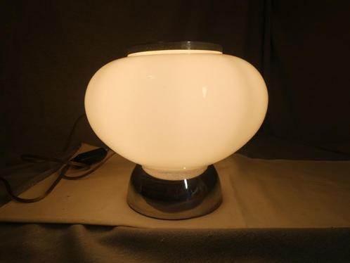 Vintage jaren 70/80 wit glazen tafellamp, Huis en Inrichting, Lampen | Tafellampen, Gebruikt, Minder dan 50 cm, Ophalen of Verzenden