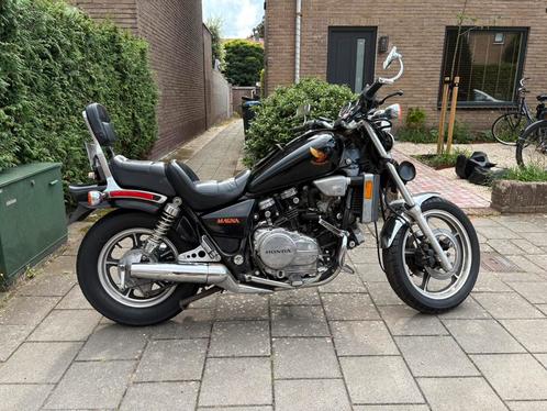 Honda Magna VF700C (1986), Klassieke V4 cruiser | Rijdt goed, Motoren, Motoren | Honda, Particulier, Chopper, meer dan 35 kW, 4 cilinders