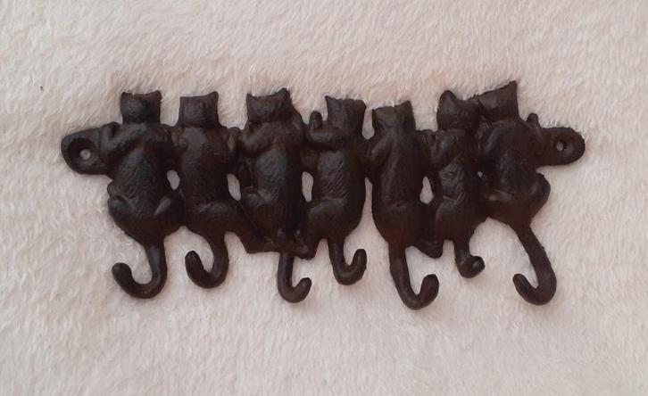Kapstok haak 7 hangende katten kittens - bruin gietijzer  NW, Huis en Inrichting, Woonaccessoires | Kapstokken, Nieuw, Wandkapstok
