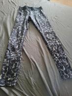 Sport legging grijs panter mt M, Kleding | Dames, Leggings, Maillots en Panty's, Maat 40/42 (M), Grijs, Gedragen, Legging