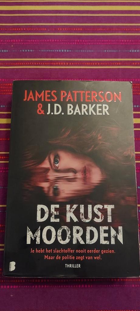 J.D. Barker - De kustmoorden, Boeken, Thrillers, Zo goed als nieuw, Nederland, Ophalen of Verzenden