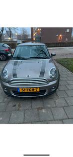 Mini Mini (r56) 1.6 75pk 2012 Grijs, Auto's, Mini, 1045 kg, Origineel Nederlands, Te koop, Zilver of Grijs