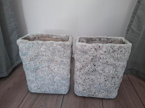 Twee PTMD bloempotten grijs, Tuin en Terras, Bloempotten, Zo goed als nieuw, Aardewerk, Binnen, Balkon, Tuin, Minder dan 40 cm