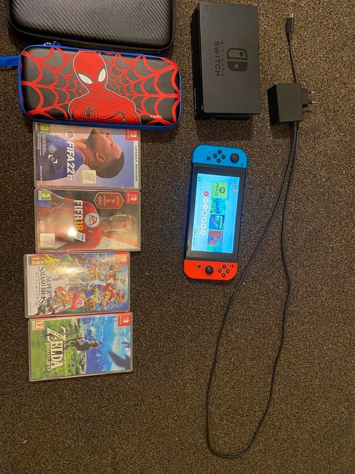 Nintendo switch, Spelcomputers en Games, Spelcomputers | Nintendo Switch, Zo goed als nieuw, Switch Original, Met 1 controller