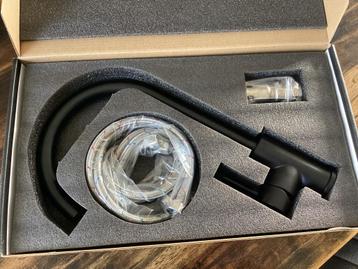 Zwarte kraan. Keukenkraan zwart. Gebogen. Nu €24,95!!!!! beschikbaar voor biedingen