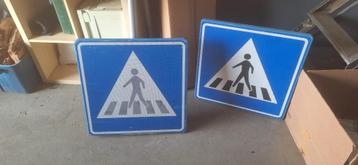 Zeebrapad bord beschikbaar voor biedingen