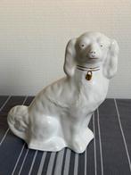 Vintage Staffordshire Spaniel Aardewerk Hond Beeld, Ophalen of Verzenden, Zo goed als nieuw, Hond of Kat, Beeldje of Figuurtje