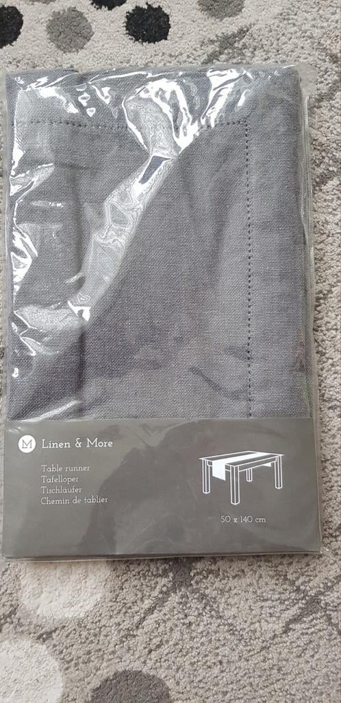 Mooie Tafelloper t.w.v €24, Ophalen of Verzenden, Nieuw, Rechthoek, Binnen