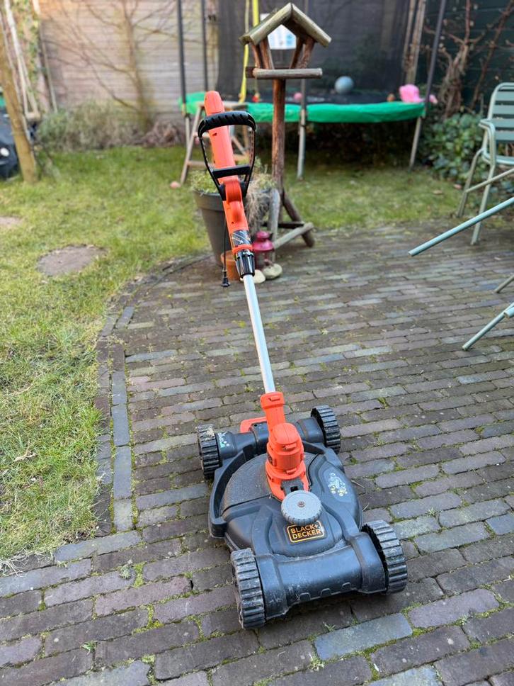 Black & Decker Grastrimmer, Tuin en Terras, Grastrimmers, Gebruikt, Accu, 10 tot 30 cm, Ophalen