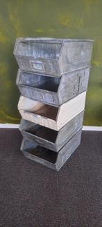 Oude metalen stapelbakken 1956 vintage - koopje! 50x45x20 cm, Ophalen