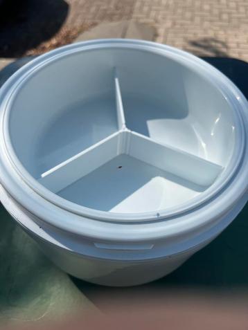 Tupperware Ijsemmer/Warmhoudbak beschikbaar voor biedingen