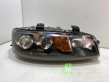 Koplamp rechts van een Fiat Punto beschikbaar voor biedingen