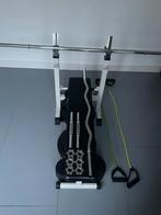 Bankdrukbankje met gewicht, diverse bars en weerstandelastie, Sport en Fitness, Ophalen, Zo goed als nieuw, Krachtstation