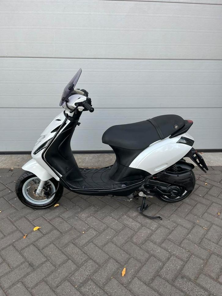 Piaggio zip 4 takt 50cc 2v Schadevrij Valbeugels Windscherm, Motoren, Tuning en Styling, Ophalen of Verzenden