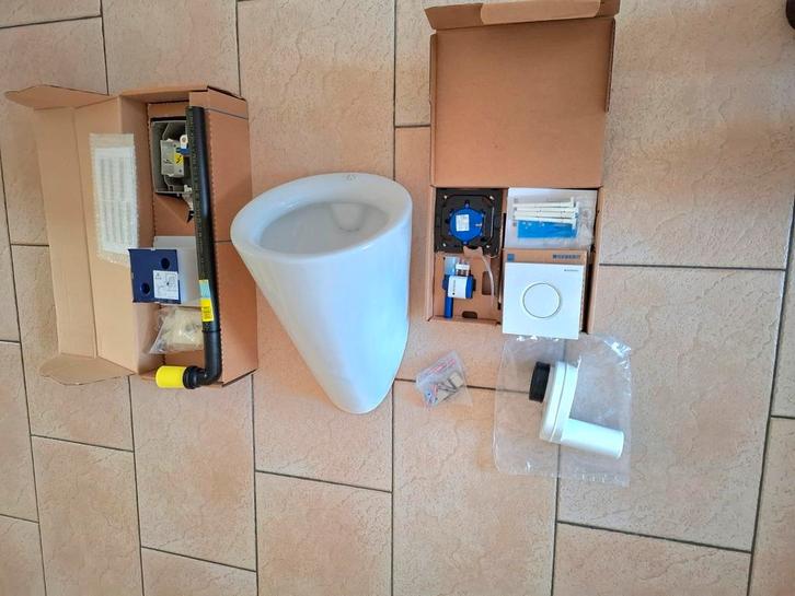 Urinoir 2 x compl.  set met ruwbouwset of inbouwframe NIEUW, Huis en Inrichting, Badkamer | Complete badkamers, Nieuw, Ophalen of Verzenden