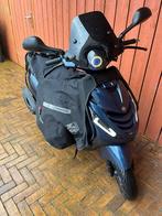 Nette iget zip 2019, Fietsen en Brommers, Scooters | Piaggio, Ophalen, Zo goed als nieuw, Benzine, Zip