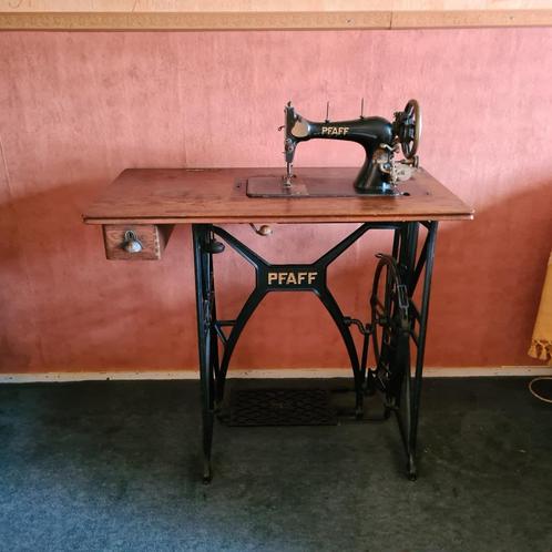 antieke gietijzeren PFAFF trap-naaimachine, Antiek en Kunst, Antiek | Naaimachines, Ophalen
