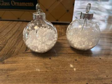 Kerstballen voor naam beschikbaar voor biedingen