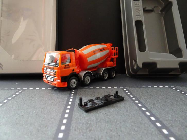 716 herpa 922661 daf cf betonmixer paul fluri zwitserland, Hobby en Vrije tijd, Modelauto's | 1:87, Nieuw, Bus of Vrachtwagen