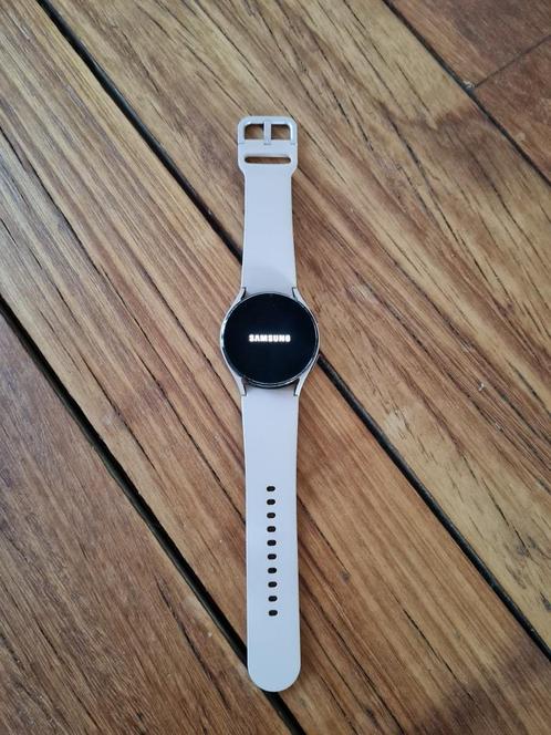 Samsung Watch 4 Rose/goud, Sieraden, Tassen en Uiterlijk, Smartwatches, Gebruikt, Android, Roze, Afstand, Calorieverbanding, Conditie