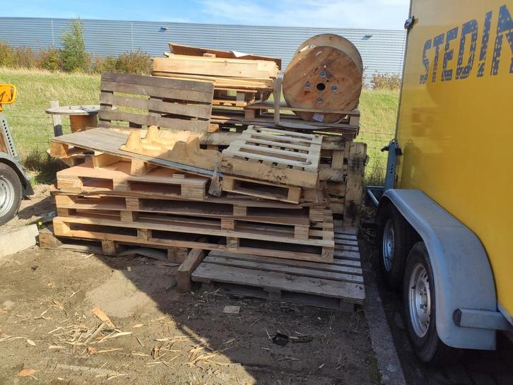 Gratis regelmatig hout af te halen in hendrik ido ambacht, Doe-het-zelf en Verbouw, Hout en Planken, Gebruikt, Pallet, Overige houtsoorten