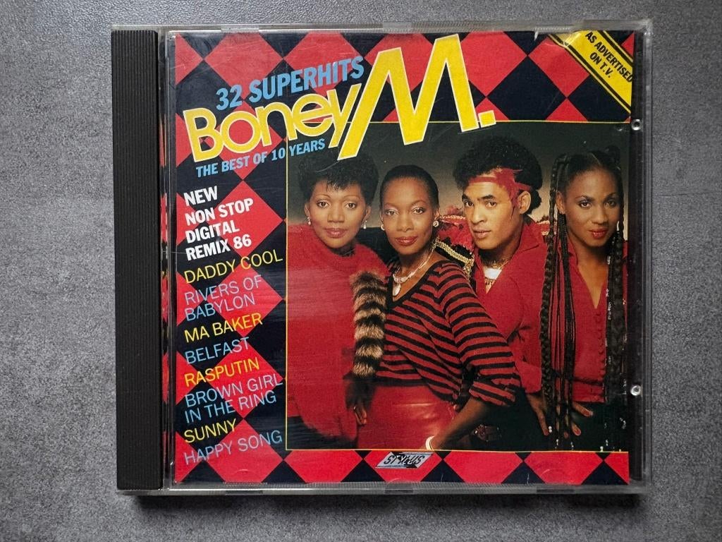 Boney M - 32 Super Hits The Best Of 10 Years, leuke cd goed, Ophalen of Verzenden, 1980 tot 2000, Zo goed als nieuw