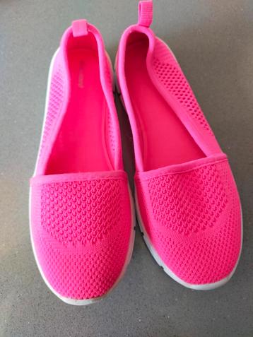 Izgs! Schattige roze instappers van Van Haren! Mt 31
 beschikbaar voor biedingen