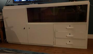 Vintage Jaren 60 Kast, Wit beschikbaar voor biedingen