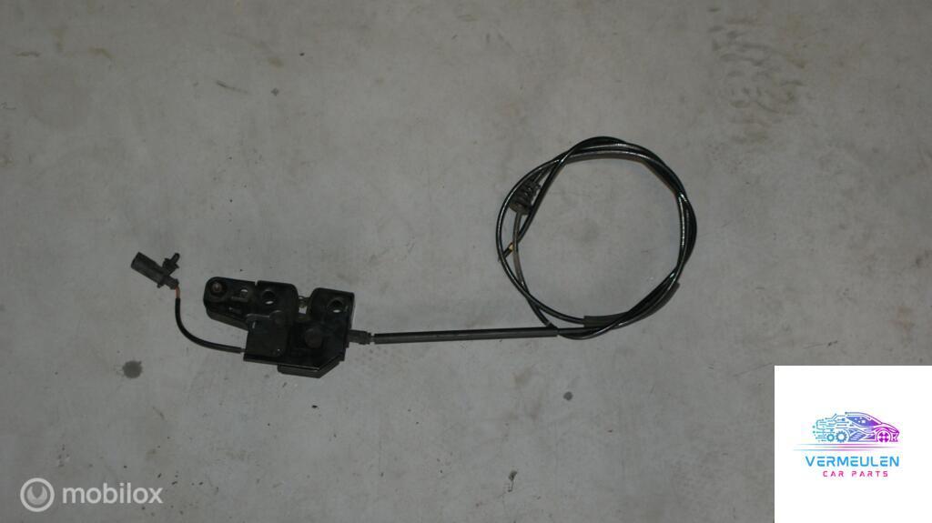 Motorkap slotmechanisme VW Polo 9N ('01-'05) 6q0823509d, Auto-onderdelen, Gebruikt, Volkswagen, Ophalen of Verzenden, Volkswagen