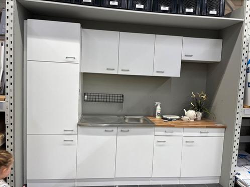 Showroomkeuken Gamma - Wit - Hout - Werkblad - Spoelbak, Huis en Inrichting, Keuken | Complete keukens, Zo goed als nieuw, Enkelwandige keuken