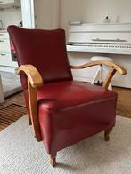 Vintage Fauteuil rood leer met eikenhout, koopje!, Ophalen, Zo goed als nieuw, 50 tot 75 cm, Leer