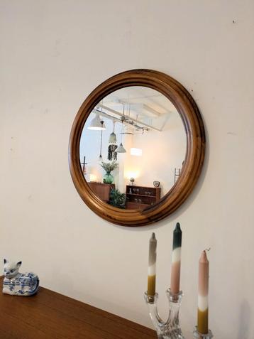 Vintage ronde spiegel  beschikbaar voor biedingen