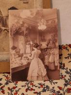 Ansichtkaart- oude foto. "Vrouw in kledingzaak/lingerie"., Huis en Inrichting, Verzenden, Nieuw