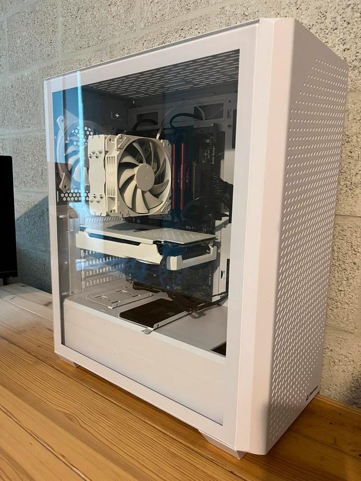 Desktop game, Computers en Software, Serverkasten, Gebruikt, Verzenden