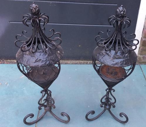 2 sierlijke ijzeren tuinkandelaars, Tuin en Terras, Buitenverlichting, Zo goed als nieuw, Overige typen, IJzer, Ophalen of Verzenden