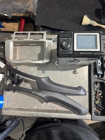 Auto radio toyota yaris 	OE-nummer: PZ422‑00333‑00 beschikbaar voor biedingen