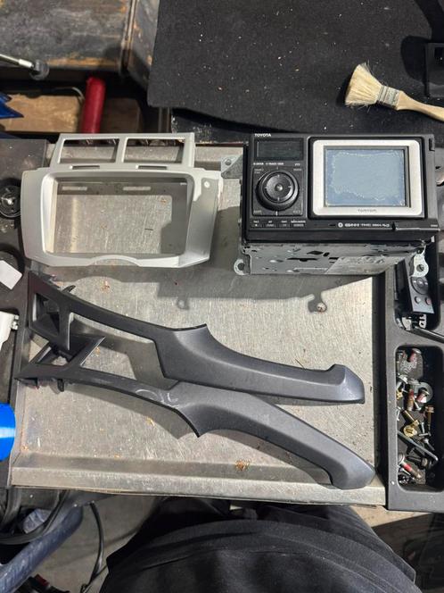 Auto radio toyota yaris 	OE-nummer: PZ422‑00333‑00, Auto diversen, Autoradio's, Ophalen