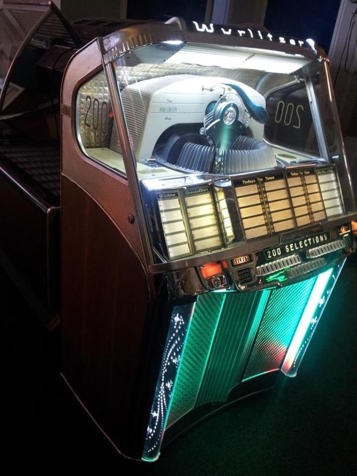 TE KOOP  WURLITZER  2000  ZONDAGMIDDAG EN  AFSPRAAK, Verzamelen, Automaten | Jukeboxen, Zo goed als nieuw, Wurlitzer, 1950 tot 1960