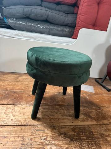 Hocker fluweel groen beschikbaar voor biedingen